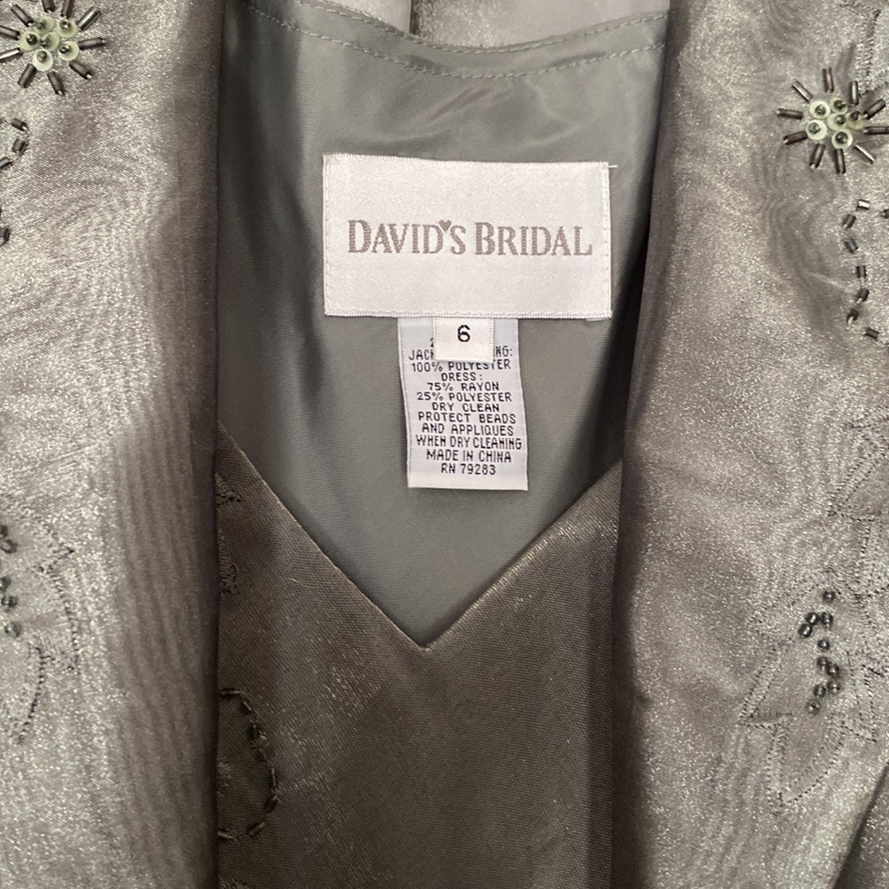 Dress - Picture 2 of 4